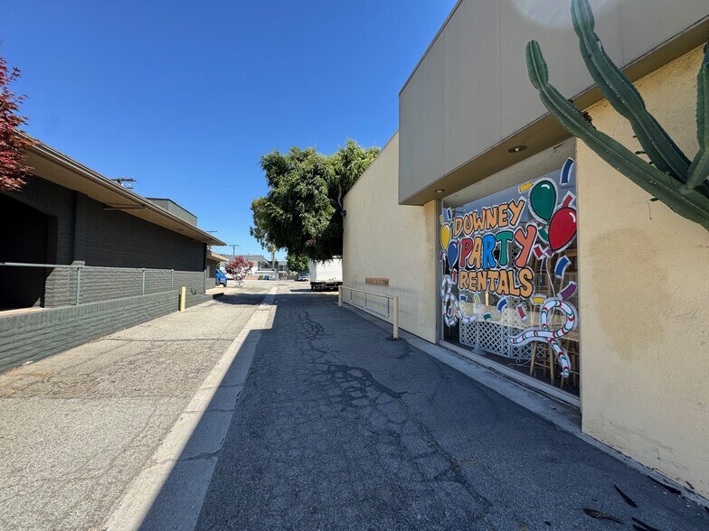 10900 Paramount Blvd, Downey, CA à louer - Photo de l’immeuble – Image 3 sur 3