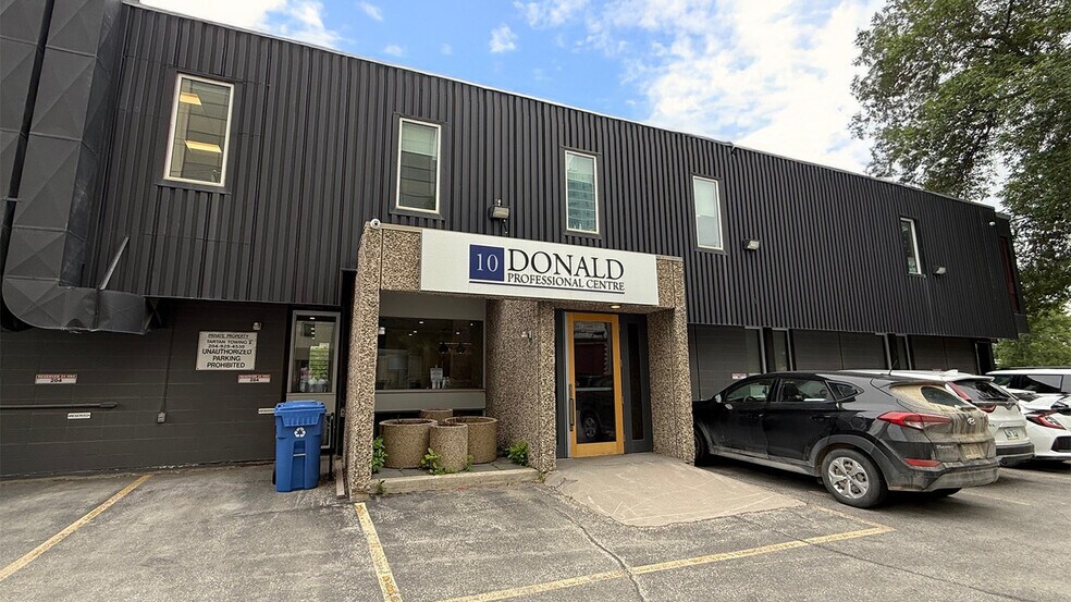 10 Donald St, Winnipeg, MB à louer - Photo de l’immeuble – Image 1 sur 1
