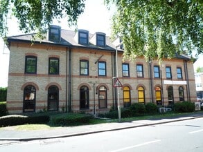 103 Frimley Rd, Camberley à louer Photo intérieure– Image 1 sur 4