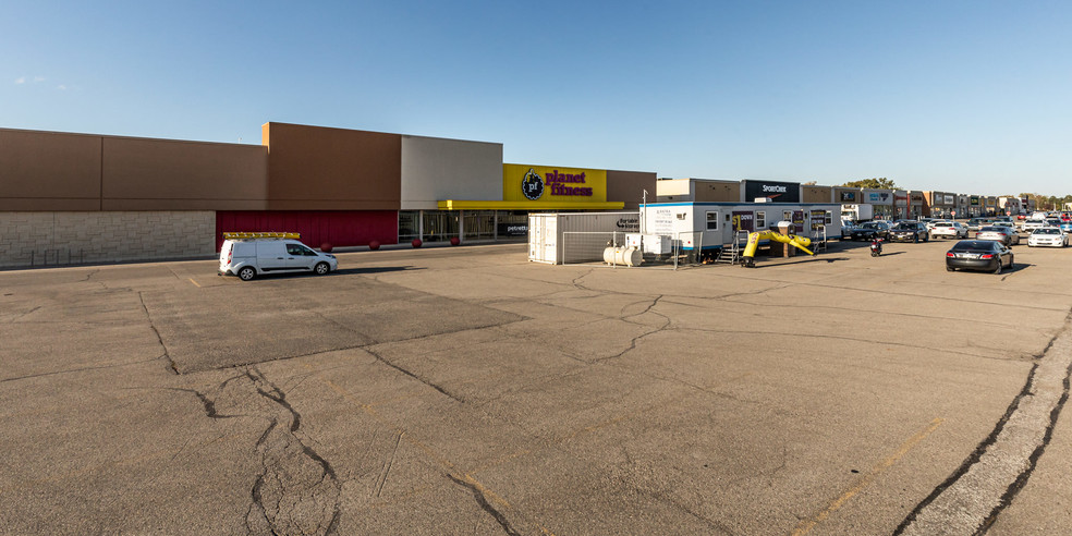 671 Grand Ave W, Chatham, ON à louer - Photo de l’immeuble – Image 3 sur 6