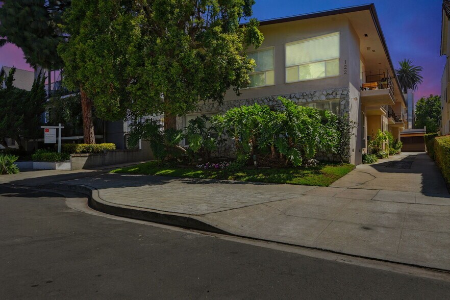 122 N Croft Ave, Los Angeles, CA à vendre - Photo de l’immeuble – Image 2 sur 54