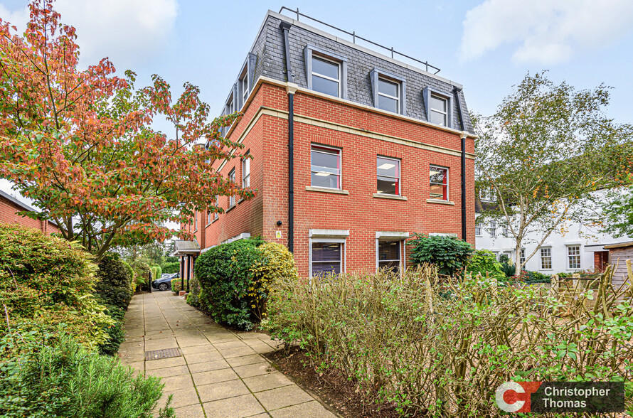 Marsham Way, Gerrards Cross à louer - Photo de l’immeuble – Image 1 sur 3
