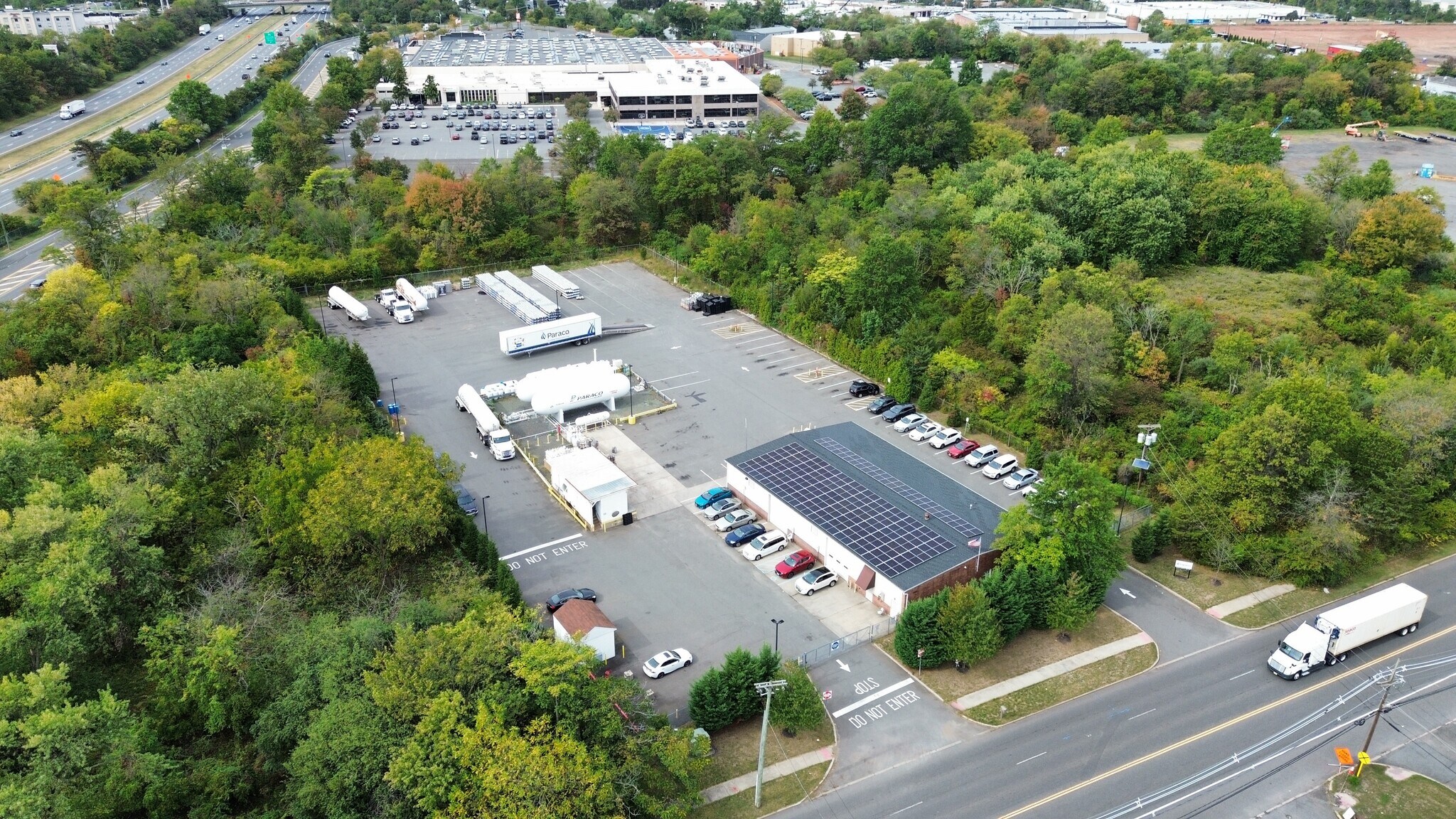 4700 S Clinton Ave, South Plainfield, NJ à louer Photo principale– Image 1 sur 4
