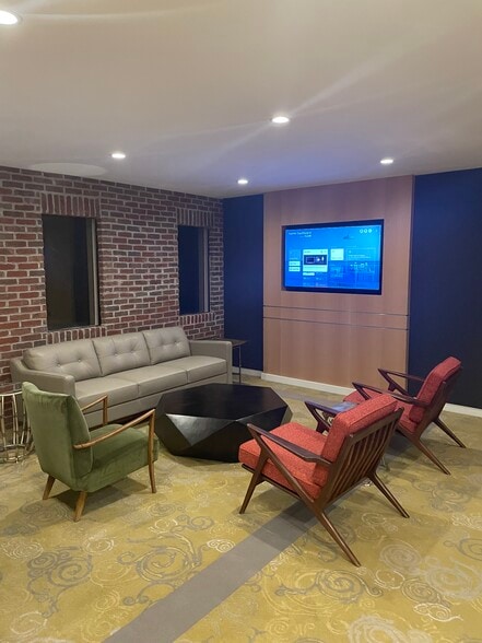 6731 Whittier Ave, McLean, VA à louer - Photo intérieure – Image 2 sur 24