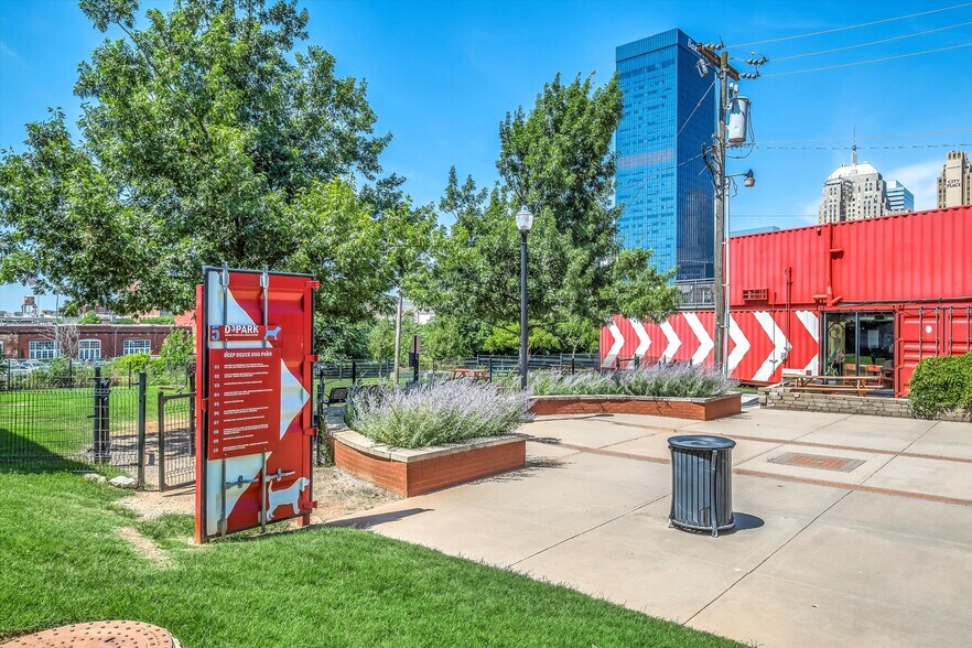 30 NE 2nd St, Oklahoma City, OK à louer - Photo de l’immeuble – Image 3 sur 9