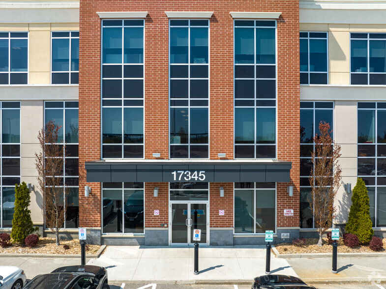 17345 Leslie St, Newmarket, ON à louer - Photo de l’immeuble – Image 3 sur 5