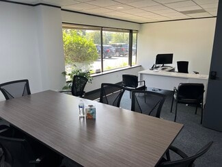 Plus de détails pour 32901 Middlebelt Rd, Farmington Hills, MI - Bureau à louer