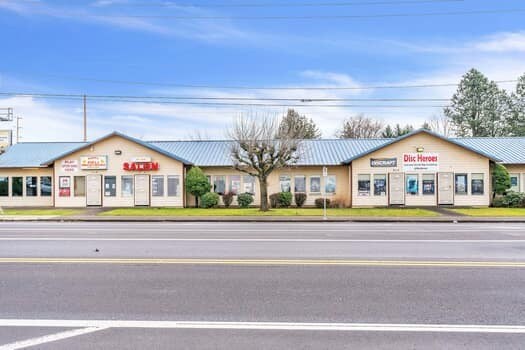 Centennial Plaza portefeuille de 4 biens à vendre sur LoopNet.fr - Photo principale – Image 1 sur 3