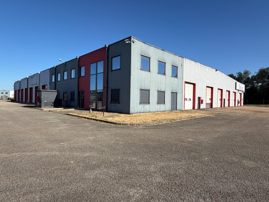 Industriel/Logistique dans Attignat à vendre Photo de l’immeuble– Image 1 sur 9