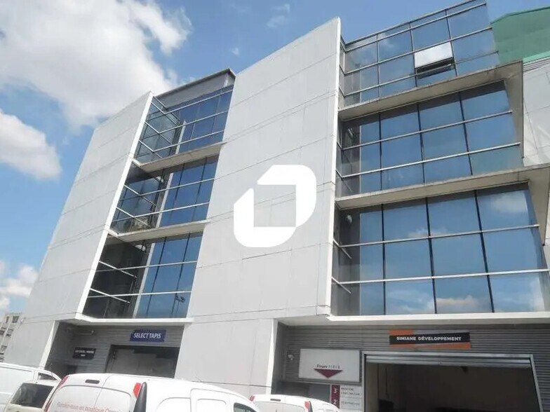 Local d’activités dans Saint-Denis à louer - Photo de l’immeuble – Image 1 sur 16