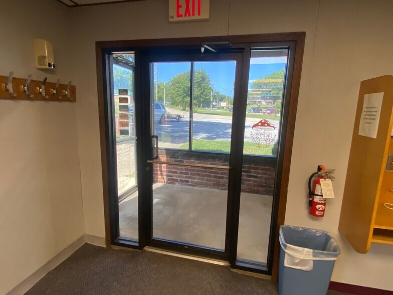 404 W Rolla Rd, Salem, MO à vendre - Photo de l’immeuble – Image 3 sur 18