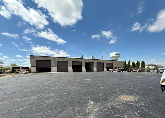 8519 Storage Dr, Franksville, WI à louer Photo de l’immeuble– Image 1 sur 8