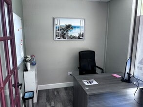 8266-8286 Miramar Rd, San Diego, CA à louer Photo intérieure– Image 2 sur 3