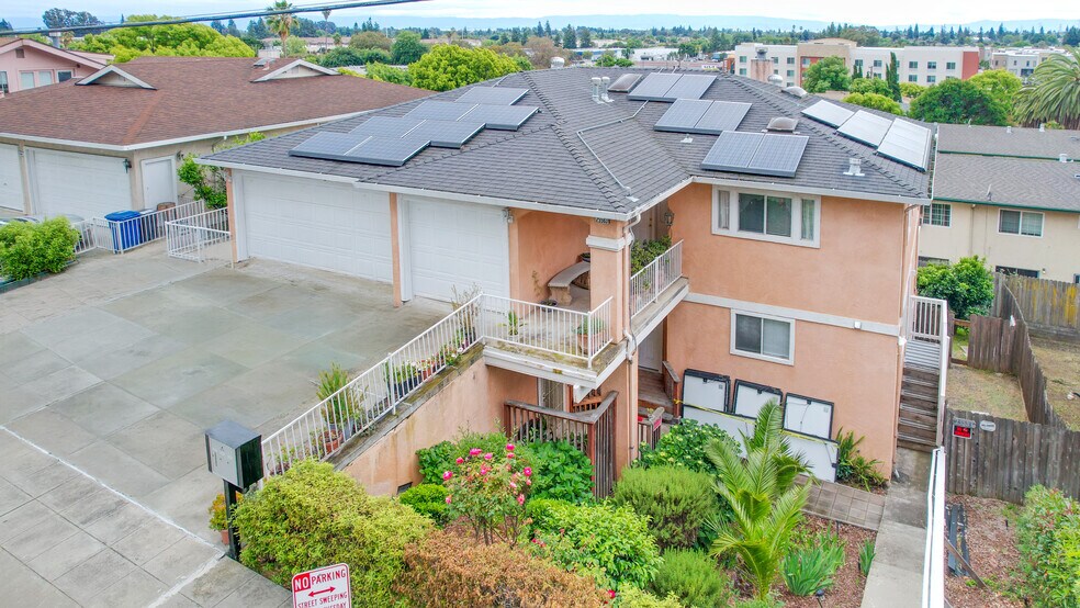 25583 Spring Dr, Hayward, CA à vendre - Photo principale – Image 1 sur 32
