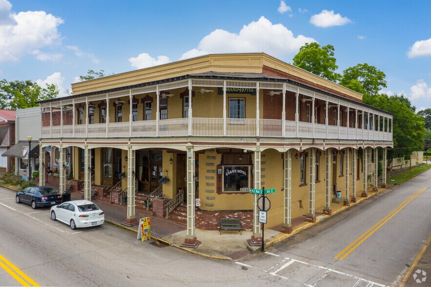 303 E Main St, Hogansville, GA à vendre - Photo principale – Image 1 sur 71