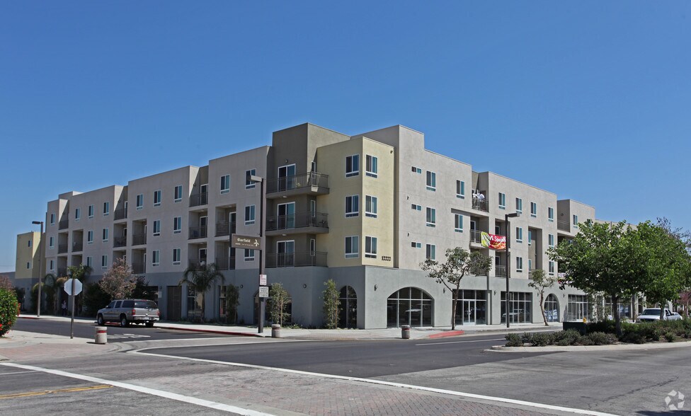 12132-12222 Garfield Ave, South Gate, CA à louer - Photo de l’immeuble – Image 1 sur 7