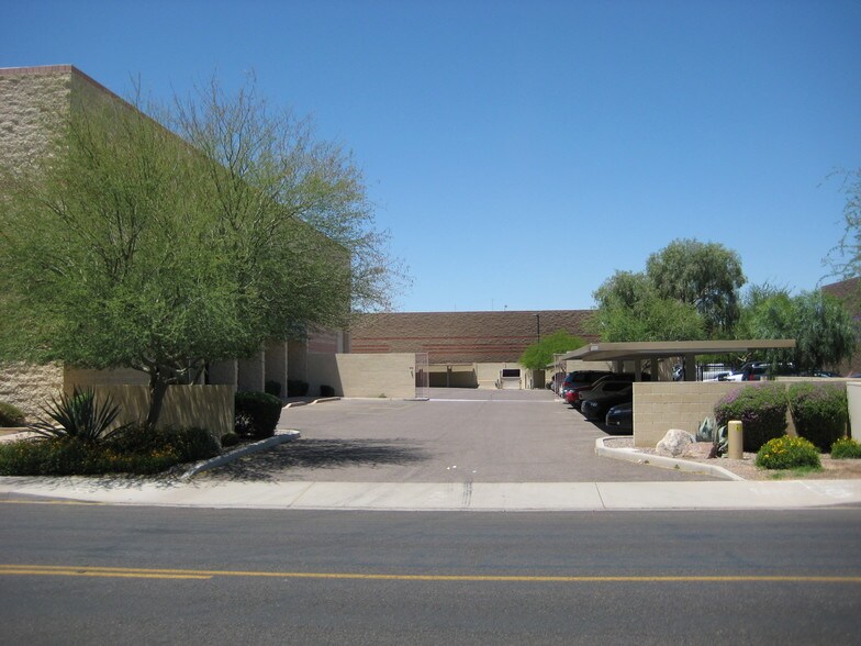 420 S Smith Rd, Tempe, AZ à vendre - Photo de l’immeuble – Image 3 sur 14