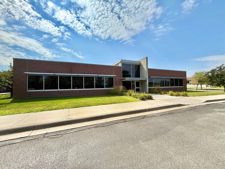 10701 S 72nd St, Papillion, NE à vendre - Photo principale – Image 1 sur 6