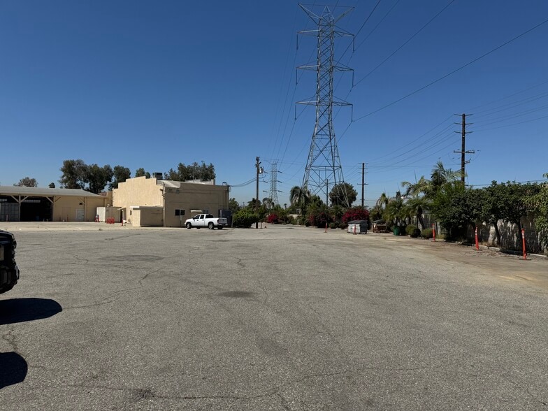 15531 Arrow Hwy, Irwindale, CA à vendre - Photo de l’immeuble – Image 2 sur 10