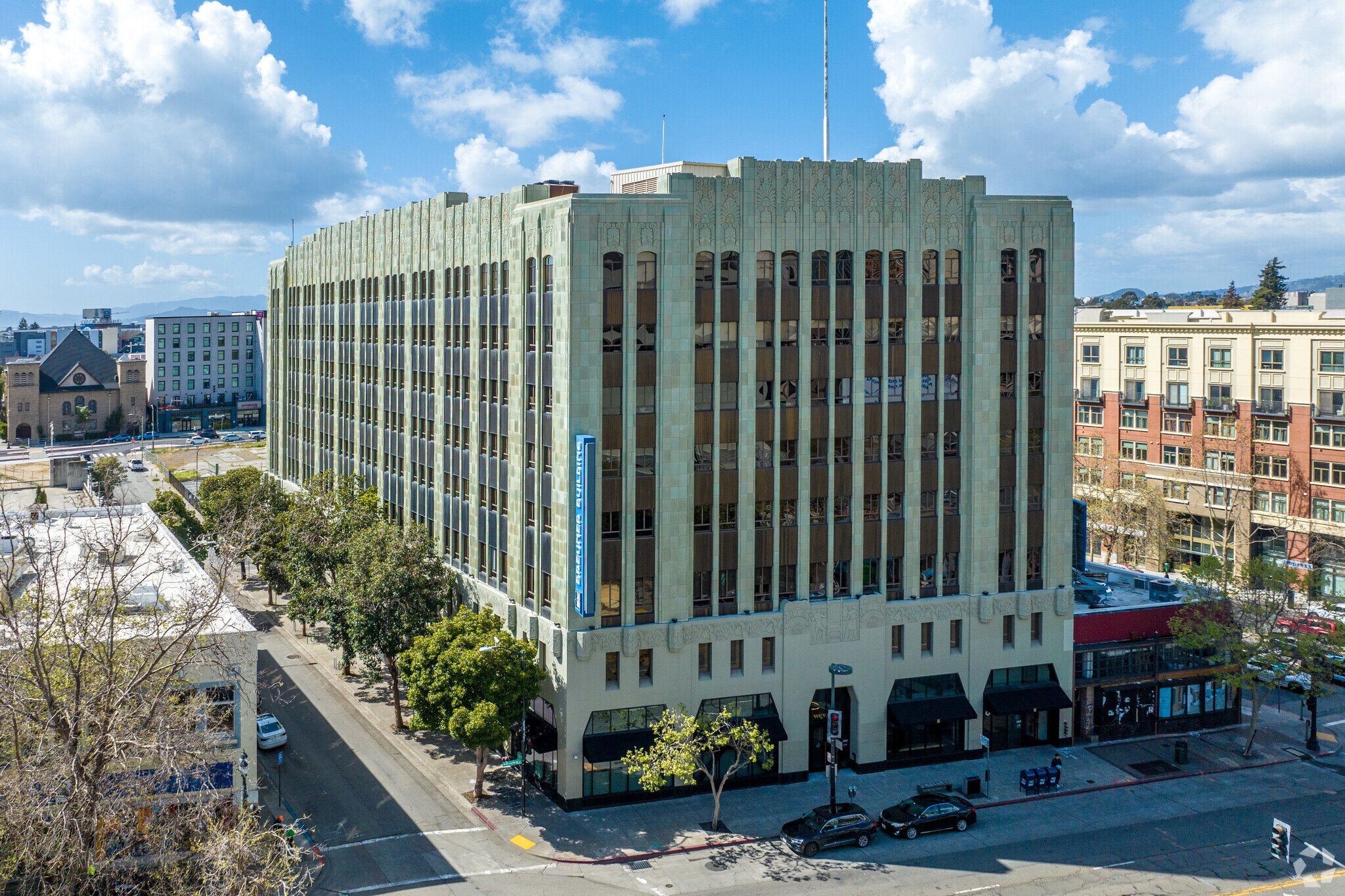 2201 Broadway, Oakland, CA à louer Photo de l’immeuble– Image 1 sur 7