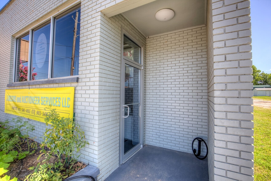 107 E Locust, Winnsboro, TX à vendre - Photo de l’immeuble – Image 2 sur 12