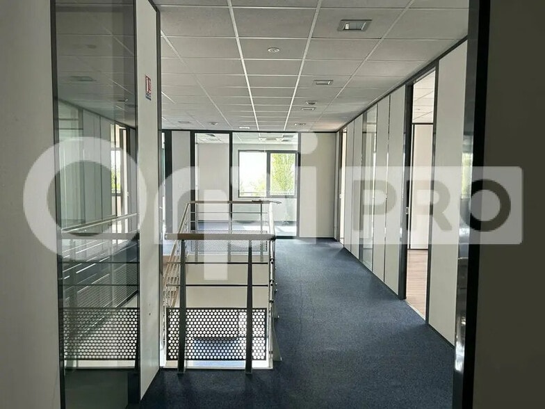 Bureau dans Villefranche-sur-Saône à louer - Photo intérieure – Image 1 sur 8