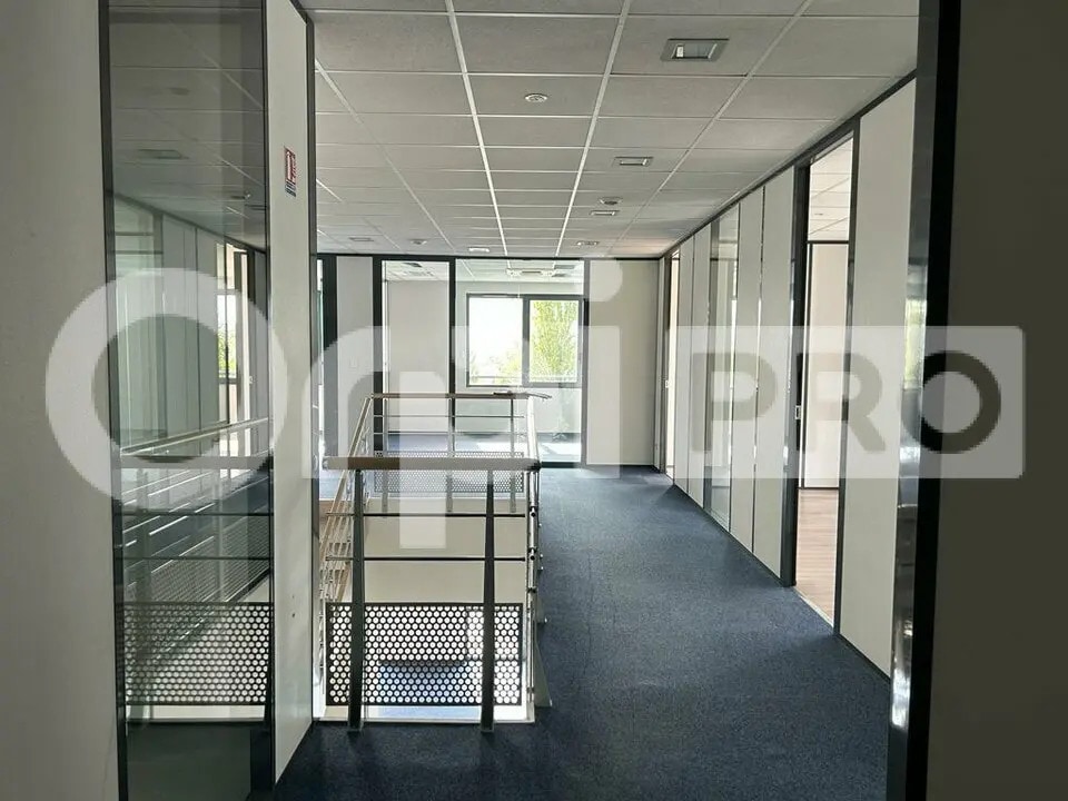 Bureau dans Villefranche-sur-Saône à louer Photo intérieure– Image 1 sur 9
