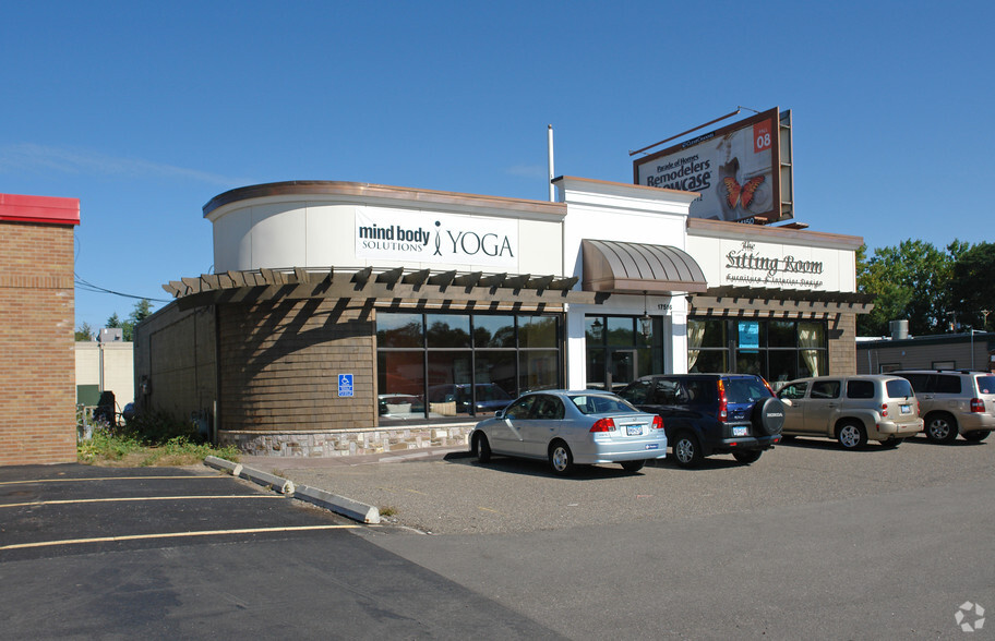 17516 Minnetonka Blvd, Minnetonka, MN à louer - Photo de l’immeuble – Image 3 sur 3