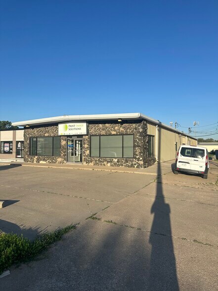 3505 N 48th St, Lincoln, NE à louer - Photo de l’immeuble – Image 2 sur 17