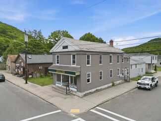 Plus de détails pour 27 Main St, Chester, MA - Local commercial à louer