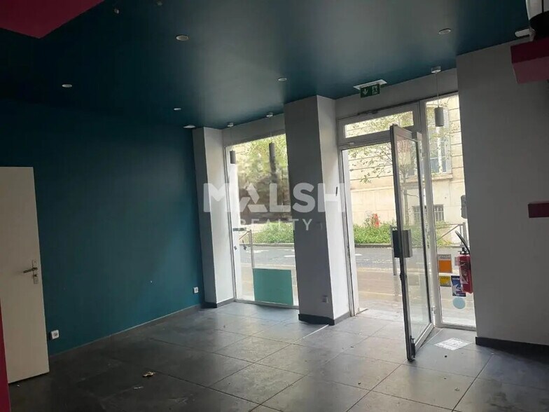 Local commercial dans Lyon à louer - Photo de l’immeuble – Image 3 sur 4