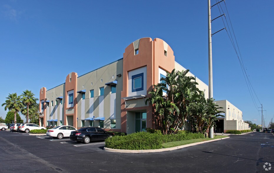 755 NW 17th Ave, Delray Beach, FL à louer - Photo de l’immeuble – Image 2 sur 24