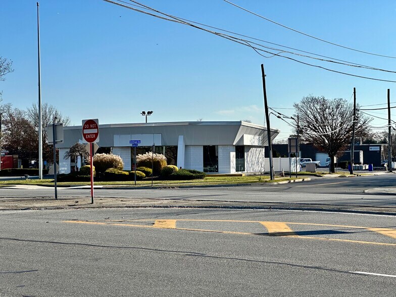 3850 Veterans Memorial Hwy, Bohemia, NY à louer - Photo de l’immeuble – Image 2 sur 36