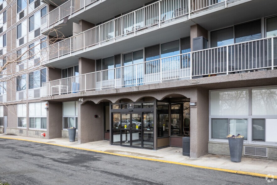 1350 15th St, Fort Lee, NJ à louer - Photo de l’immeuble – Image 3 sur 6