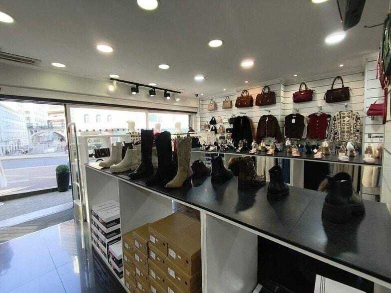 Local commercial dans Nantes à louer - Photo de l’immeuble – Image 3 sur 8