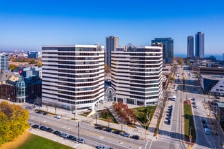 Plus de détails pour 330 E Kilbourn Ave, Milwaukee, WI - Bureau, Local commercial à louer