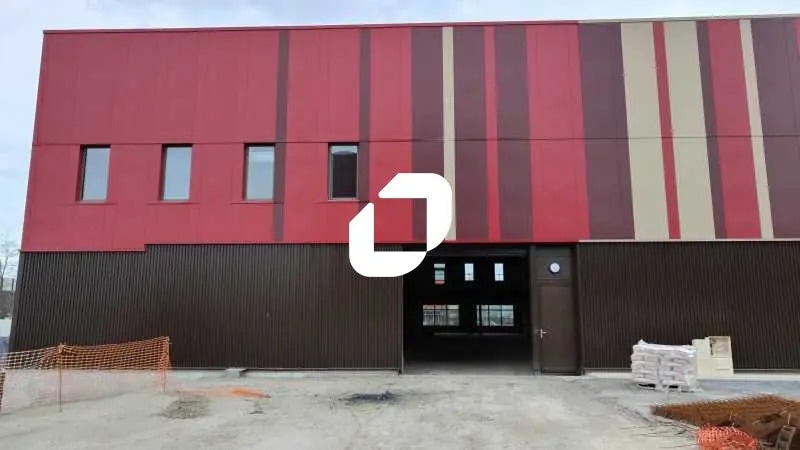 Local d'activités dans Gennevilliers à vendre - Photo de l’immeuble – Image 2 sur 9