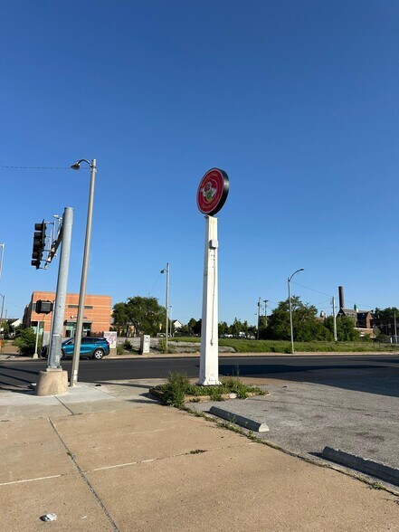 3610 Page Blvd, Saint Louis, MO à vendre - Photo de l’immeuble – Image 2 sur 36
