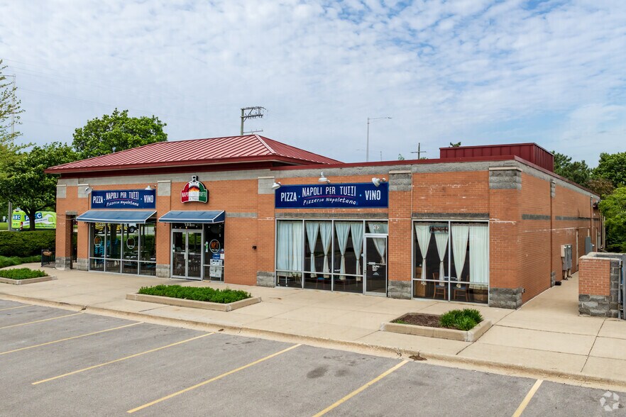 181-185 N Barrington Rd, Schaumburg, IL à louer - Photo principale – Image 1 sur 9