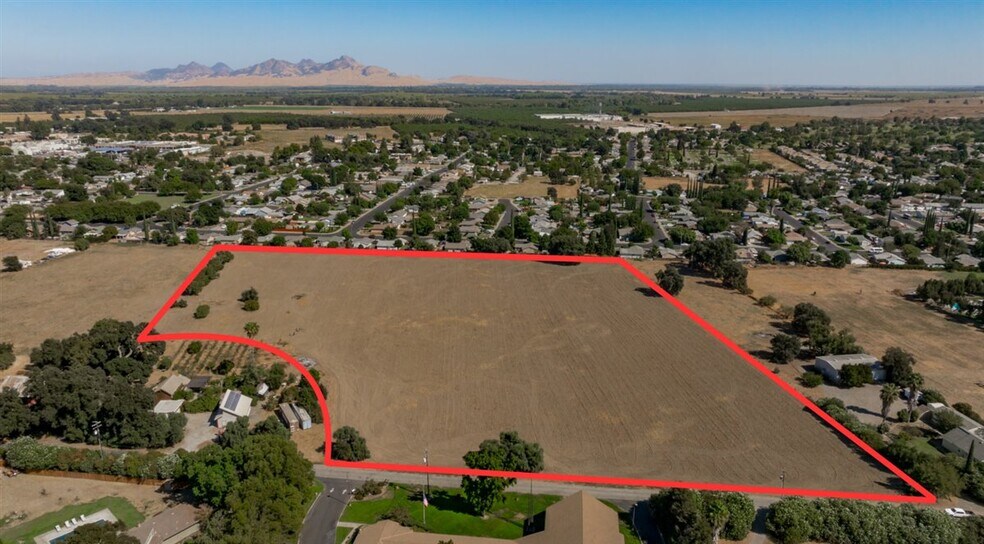 1425 5th St, Colusa, CA à vendre - Photo de l’immeuble – Image 3 sur 49