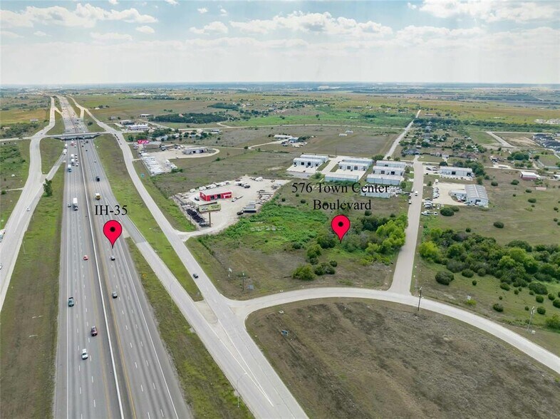 576 Town Center blvd, Jarrell, TX à vendre - Photo principale – Image 1 sur 16