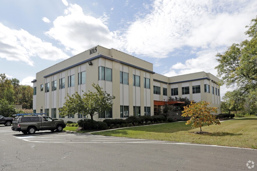 1015 Virginia Dr, Fort Washington, PA à louer - Photo de l’immeuble – Image 1 sur 3