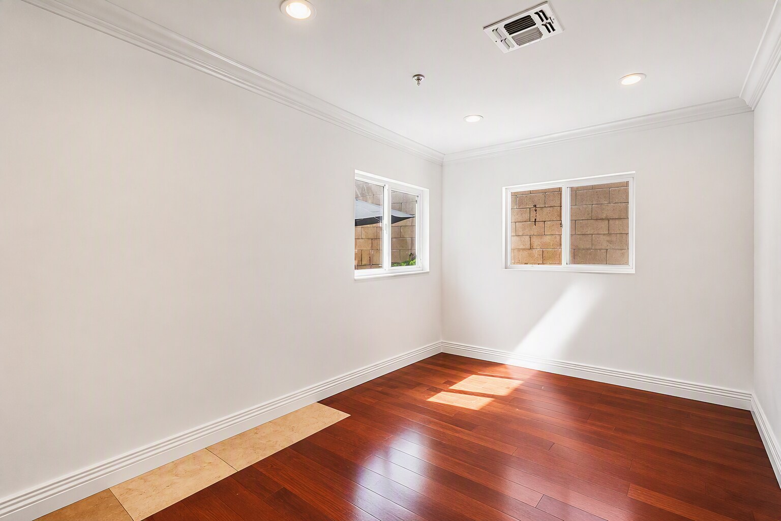 1112 N Sherbourne Dr, West Hollywood, CA à louer Photo intérieure– Image 1 sur 2