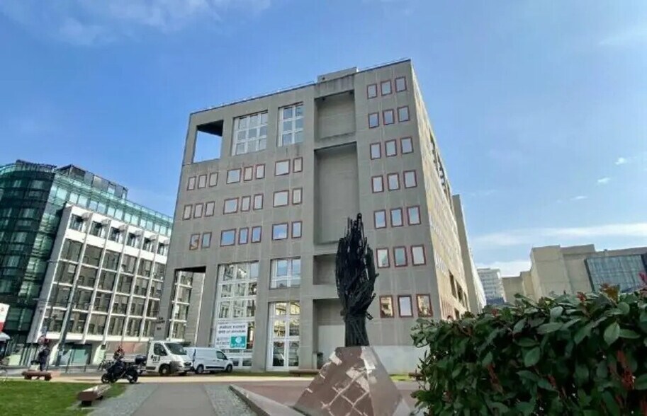 Bureau dans Lyon à louer - Photo de l’immeuble – Image 1 sur 11