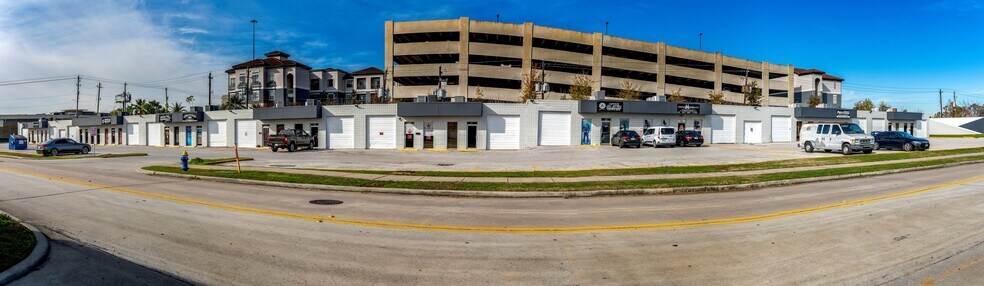 11020 Katy Fwy, Houston, TX à louer - Photo de l’immeuble – Image 3 sur 5