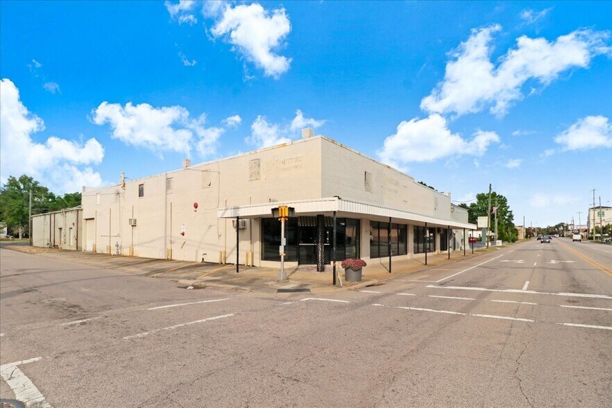 501 E Market St, Smithfield, NC à louer - Photo de l’immeuble – Image 2 sur 39