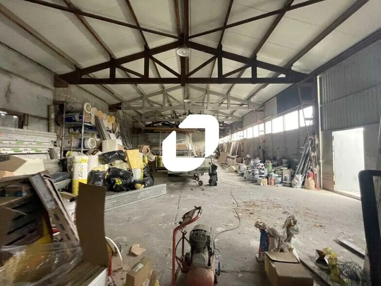 Bureau dans Saint-Médard-en-Jalles à vendre - Photo de l’immeuble – Image 1 sur 6