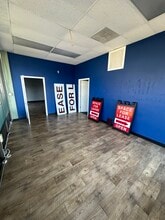 16558 SE McLoughlin Blvd, Milwaukie, OR à louer Photo intérieure– Image 2 sur 5