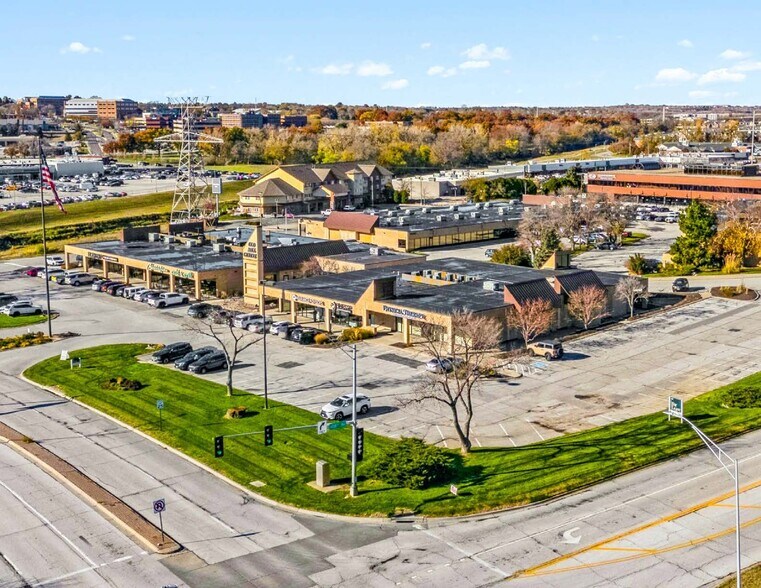 622 N 108th Ct, Omaha, NE à louer - Photo de l’immeuble – Image 2 sur 12