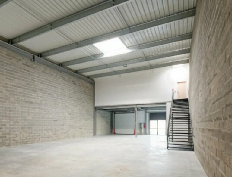 Industriel/Logistique dans Toulouse à louer - Photo de l’immeuble – Image 1 sur 4